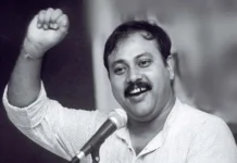 Rajiv Dixit Died Date Rajiv Dixit leading a rally or delivering a speech.