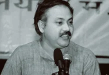 Rajiv Dixit Death Anniversary: Remembering the Swadeshi Activist Who Challenged Globalization Rajiv Dixit speaking at a rally or interacting with supporters.
