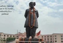 Chaudhary Devi Lal Birth Anniversary: A Tribute to the Champion of Farmers Chaudhary Devi Lal a statue